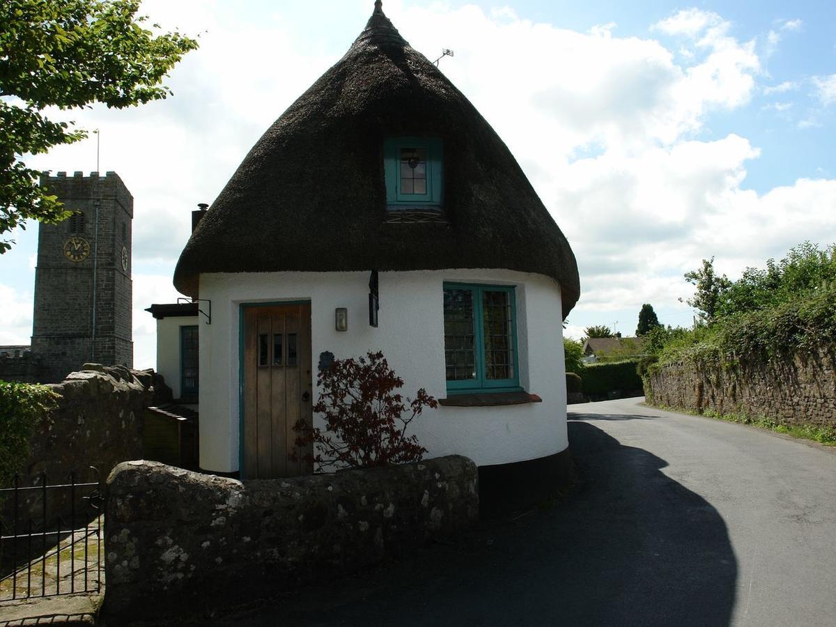 The Old Forge Villa Newton Abbot Exterior photo